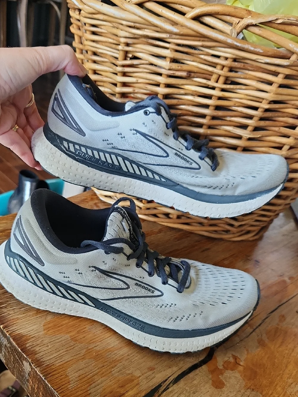 Brooks Women's Glycerin‎ GTS 19 size 9.5
